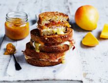 Ham, brie and mango chutney toasties
